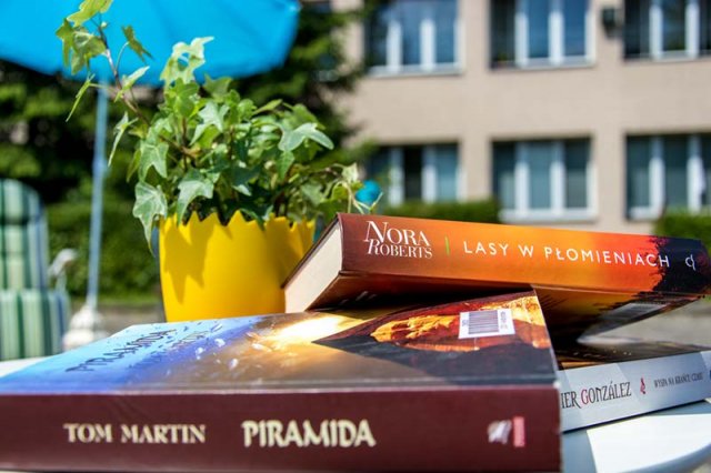 Młodzież czyta